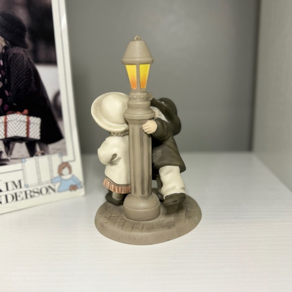 KIM ANDERSON FIGURINE PEEKABOO - Picture 3 of 5